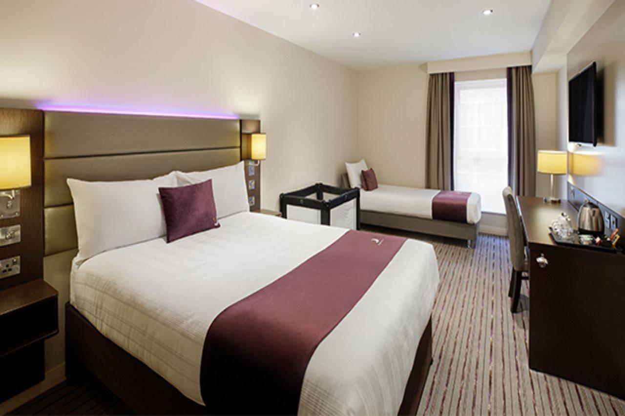 Premier Inn Manchester Airport Ringway Экстерьер фото