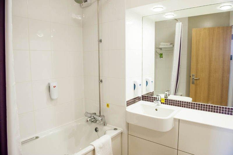 Premier Inn Manchester Airport Ringway Экстерьер фото