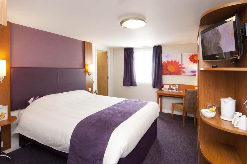 Premier Inn Manchester Airport Ringway Экстерьер фото